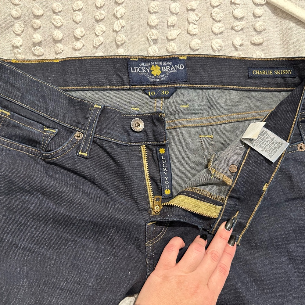 NEW - Lucky Brand Charlie Skinny Jeans